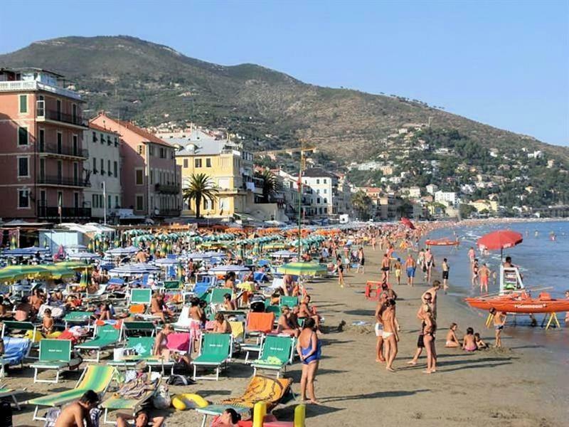 Top Relax Apartman Alassio Kültér fotó